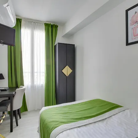 Hotel Riviera Elysees Parigi