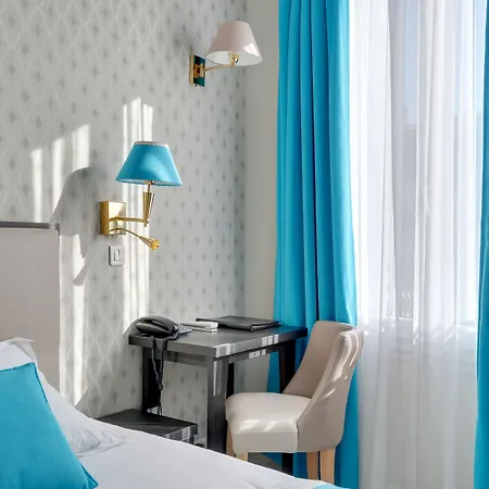 Hotel Riviera Elysees Parigi