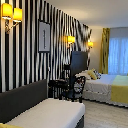 Hotel Riviera Elysees Parigi