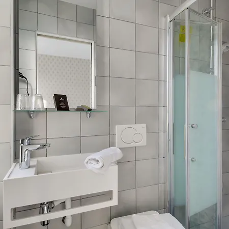 Riviera Elysees Hotel