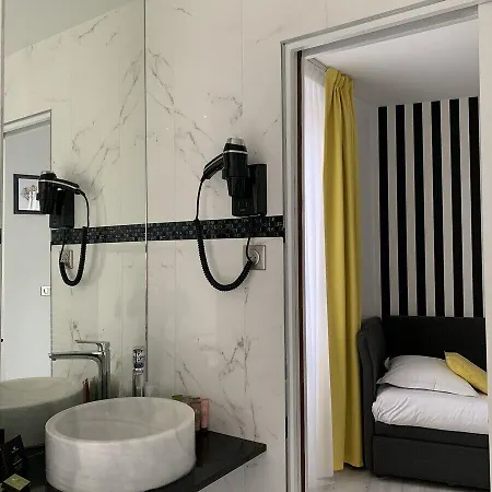 Riviera Elysees Hotel 3*