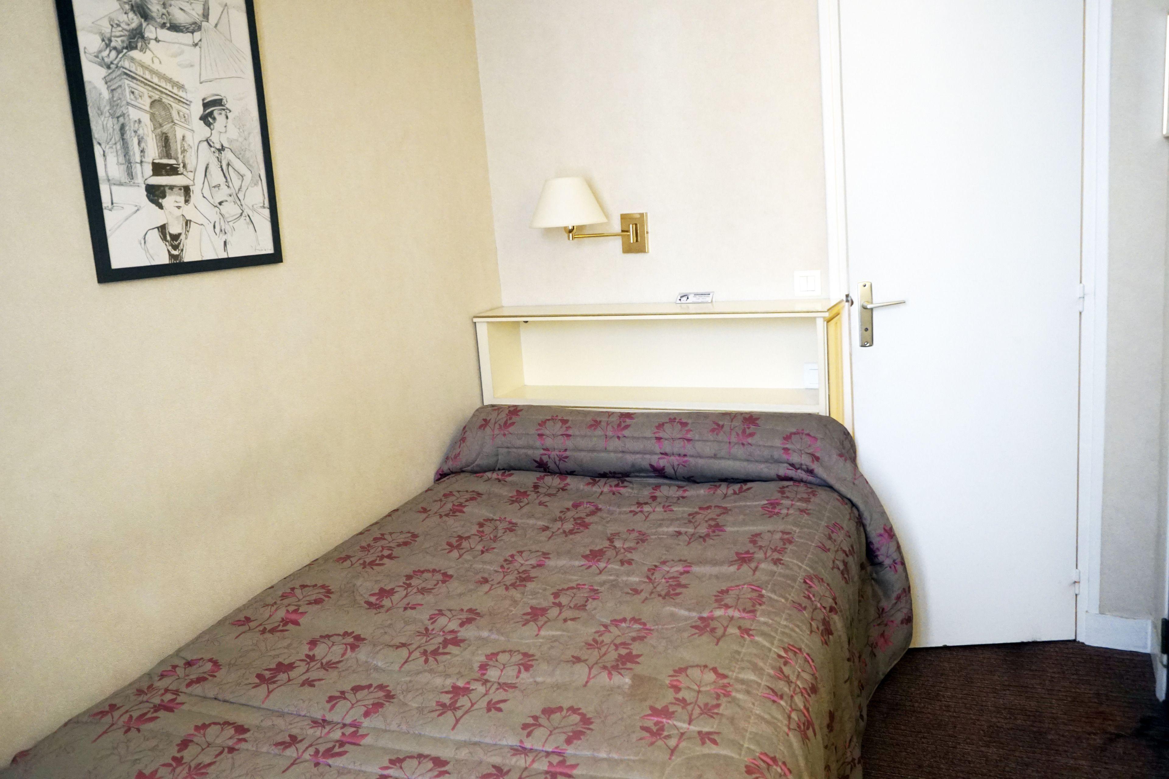 Hotel Riviera Elysees Parigi