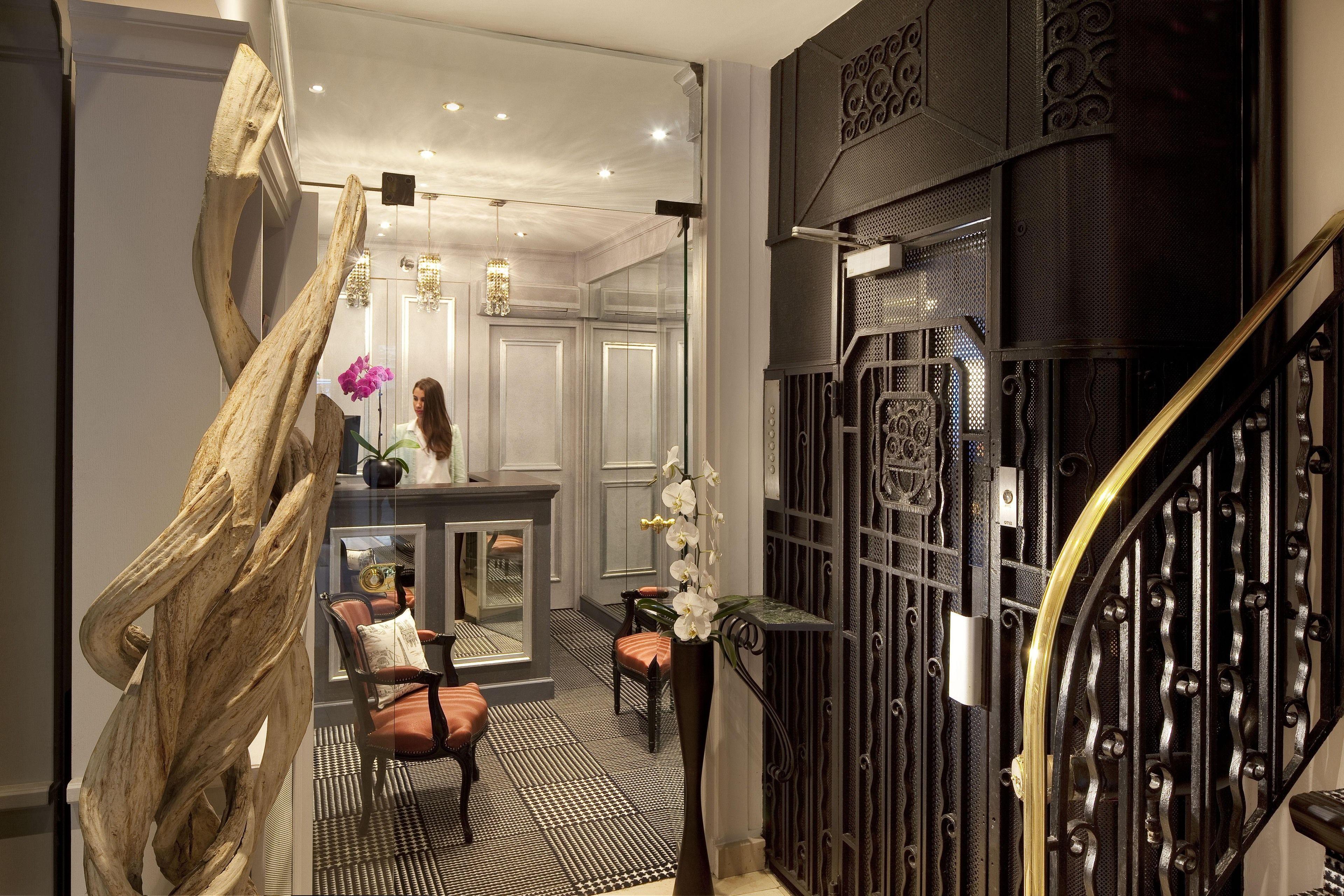 Hotel Riviera Elysees Parigi